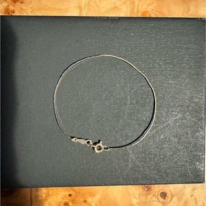 Catbird NYC 14k gold threadbare bangle bracelet